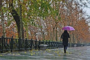 مردم اصفهان چشم انتظار بارش‌های رگباری باشند