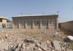 وضعیت عمومی دانش آموز زیر دیوارمانده خوب است
