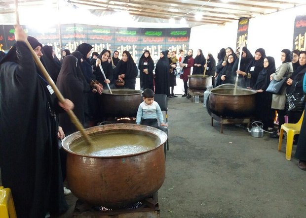برگزاری جشنواره آش نذری در شهرستان مرند