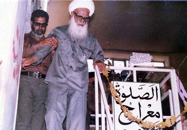 ساده زیستی آیت&zwnj;الله اشرفی اصفهانی الگویی برای مسئولان /آرزوی پنجمین شهید محراب برای شهادت در حال عبودیت