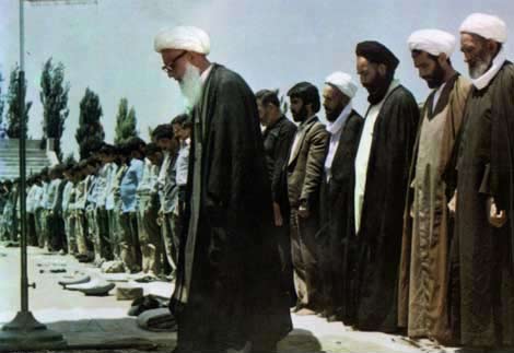 ساده زیستی آیت&zwnj;الله اشرفی اصفهانی الگویی برای مسئولان /آرزوی پنجمین شهید محراب برای شهادت در حال عبودیت
