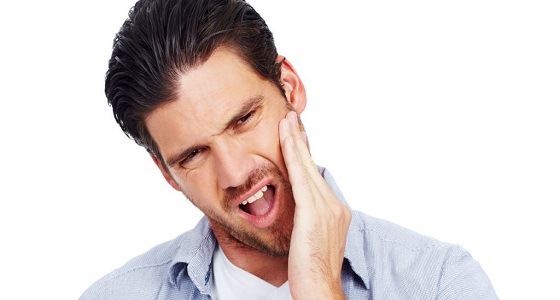 چه زمانی باید فورا  به دندانپزشک مراجعه کنید؟