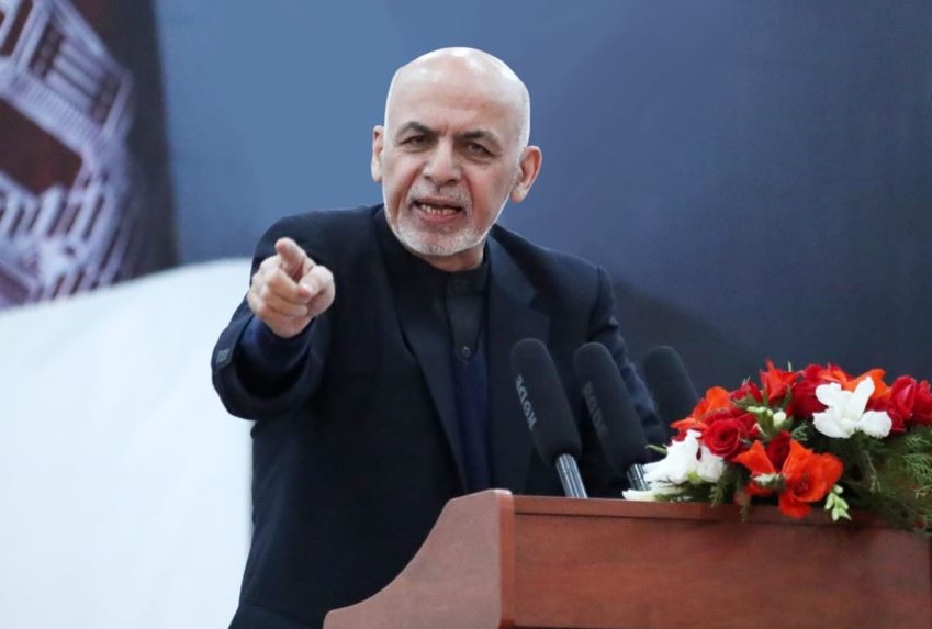 اشرف غنی 15 میلیون افغانی به صندوق حمایت از خبرنگاران کمک کرد