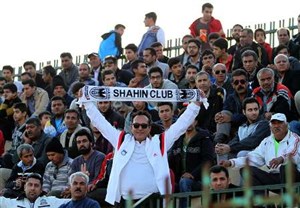 تساوی شاهین در اراک