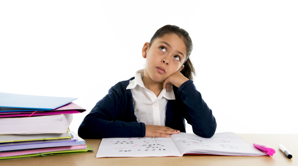 چگونه توجه و تمرکز کودک دانش آموزمان را افزایش دهیم؟