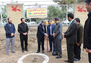 کلنگ احداث سالن نمایش کانون شهرستان پارس‌آباد به زمین زده شد