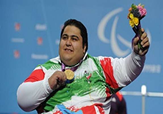 استقبال از سیامند رحمان و حسن جانفشان در فرودگاه ارومیه