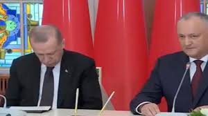 اردوغان بار دیگر در برنامه زنده تلویزیونی چرت زد! + عکس