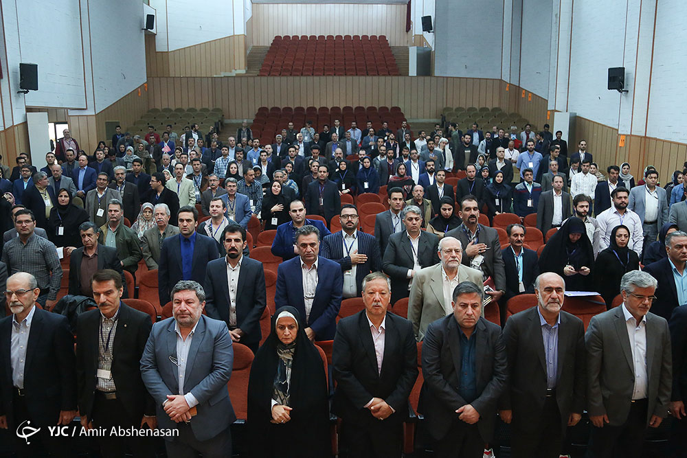 خود انتقادی اراده ملتی&zwnj;ها از اصرار هم&zwnj;طیفی&zwnj;هایشان برای ماندن افشانی/صف طولانی اصلاح&zwnj;طلبان برای گرفتن ساندویچ و نوشابه/اعتراف نماینده توییتری به شریک بودن اصلاح&zwnj;طلبان در عملکرد دولت