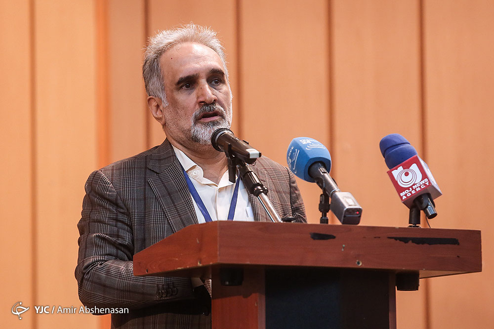 خودانتقادی اراده ملتی&zwnj;ها از اصرار به ماندن افشانی/صف طولانی اصلاح&zwnj;طلبان برای گرفتن ساندویچ و نوشابه/اعتراف نماینده توییتری به مسئولیتشان در عملکرد دولت