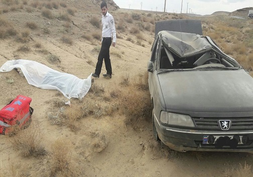 راننده پژو با واژگونی خودرو در کاشان جان باخت