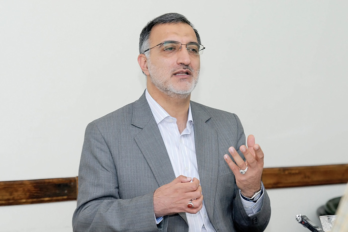 از صف طولانی اصلاح&zwnj;طلبان برای گرفتن ساندویچ و نوشابه تا واکنش زاکانی به چشمک برجامی نعمتی