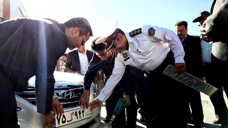 نصب پلاک گذر موقت بر روی خودرو‌های ورودی از کشور‌های همسایه
