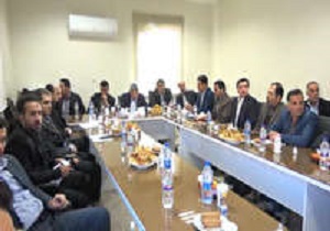 بررسی مشکلات آب رسانی و راه سازی در گرمسار