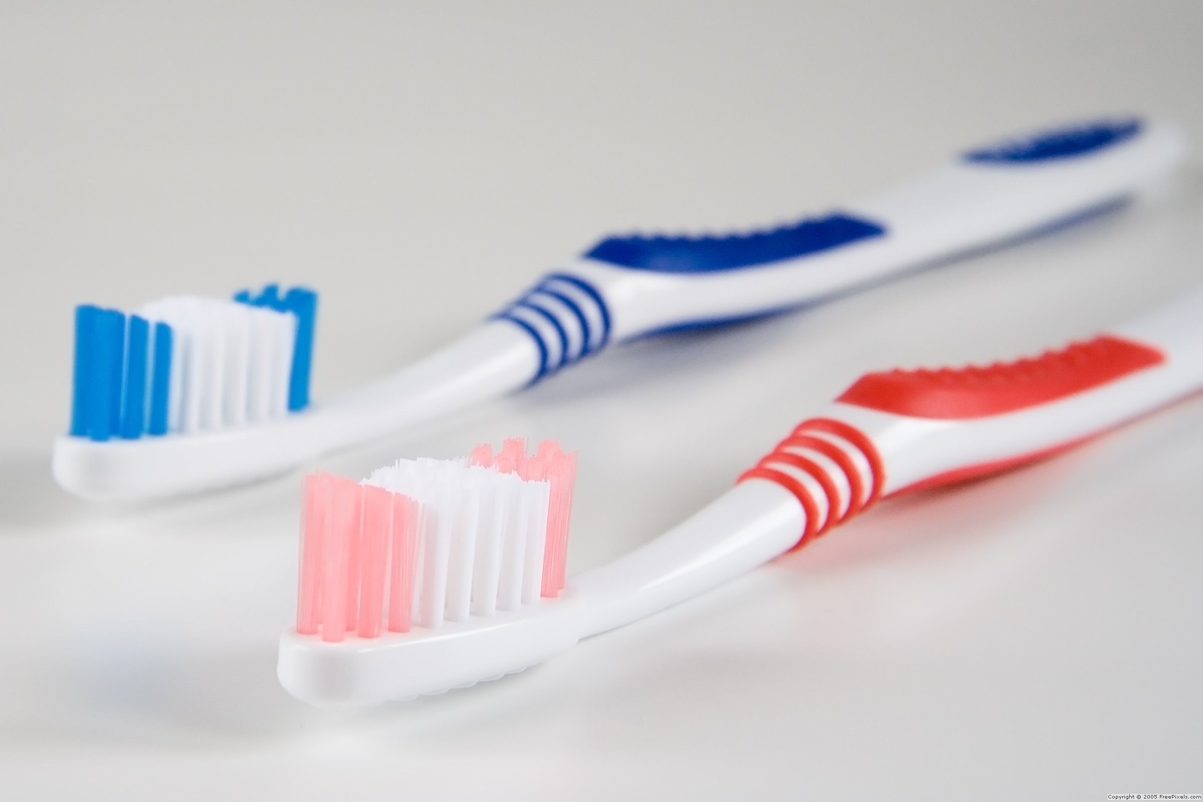 چگونه مسواکمان را استریل کنیم؟
