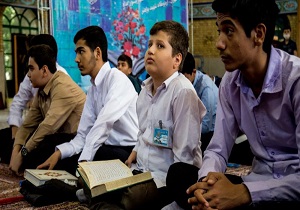 تجلیل از دانش آموزان قرآنی مدارس استان آذربایجان غربی