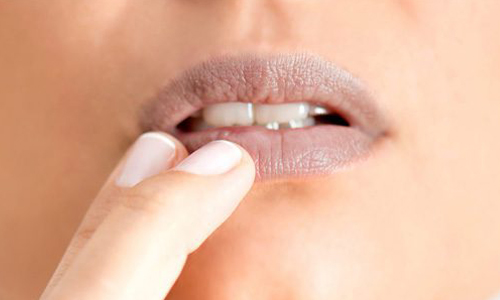 کدام نوع تغییر وضعیت در لب‌ها خطرناک است؟