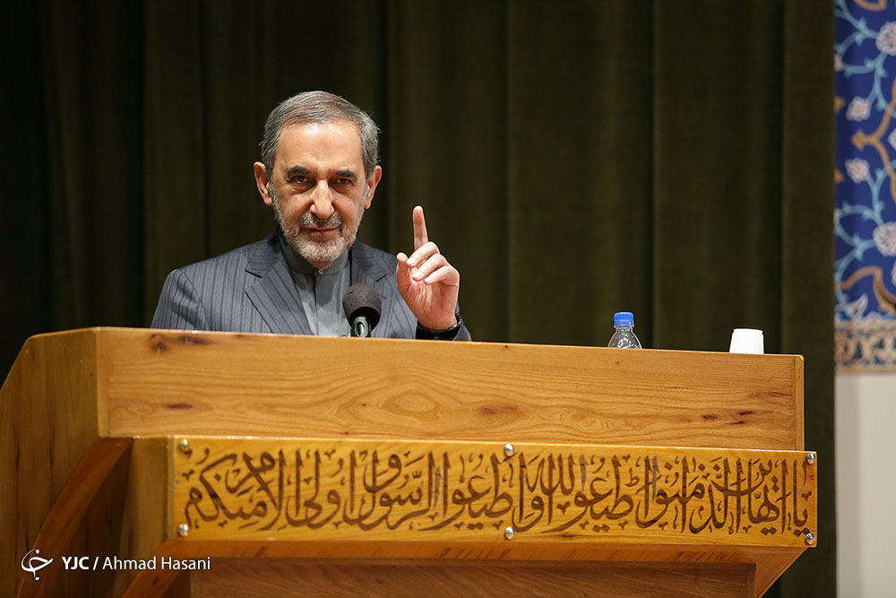 هفت تیرکش آمریکایی هر روز یک حرف می&zwnj;زند/ تنش&zwnj;ها در دنیا بدتر از زمان جنگ جهانی دوم است/ با هر کشوری باید مانند خودش باشیم/ دیگر به دلار احتیاجی نخواهیم داشت