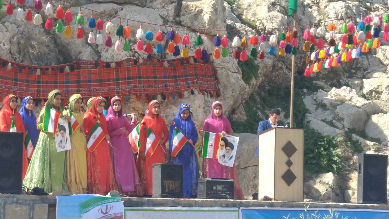 تجلیل از 47 رتبه برتر کنکور مناطق عشایری کهگیلویه و بویراحمد