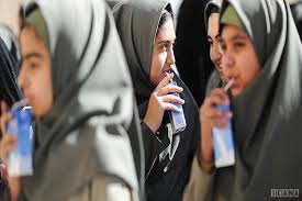 درخواست عرضه مواد غذایی مجاز در مدارس