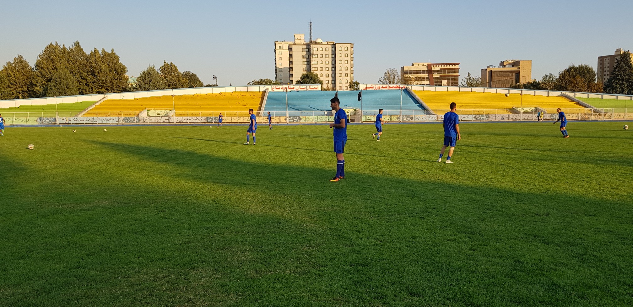 تمرین استقلالی ها در حضور اصحاب رسانه/سرماخوردگی فرمانده شفر در آستانه دربی 88