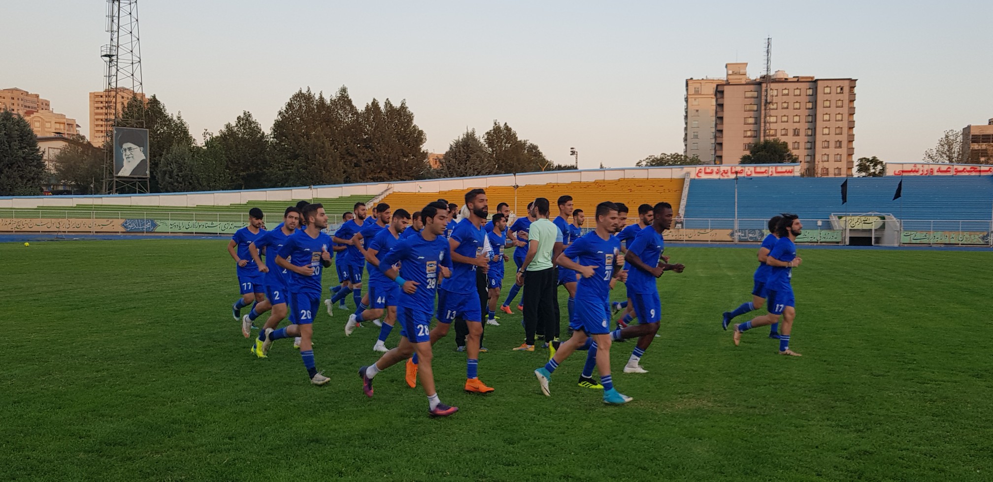 تمرین استقلالی ها در حضور اصحاب رسانه/سرماخوردگی فرمانده شفر در آستانه دربی 88