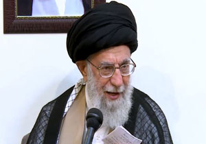 رهبر انقلاب: در بیرون میدان ورزش می&zwnj;توانید الگو باشید +فیلم