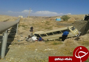مصدومیت ۱۶ دانش&zwnj;آموز بر اثر واژگونی مینی&zwnj;بوس مدرسه/ حال ۲ نفر وخیم است/ انتقال 4 مصدوم به بیمارستان با بالگرد