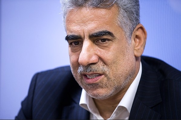دولت برای معرفی وزیر پیشنهادی کار اصرار بر تقسیم این وزارتخانه دارد/ استعفای وزرا پاک کردن صورت مسئله است