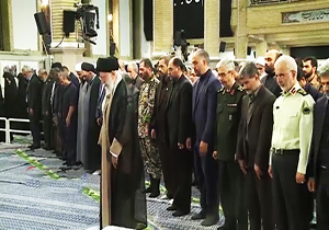 مراسم شب خاطره دفاع مقدس با حضور رهبر انقلاب + فیلم