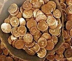 کشف عتیقه جات مسروقه از مخفیگاه سارقان