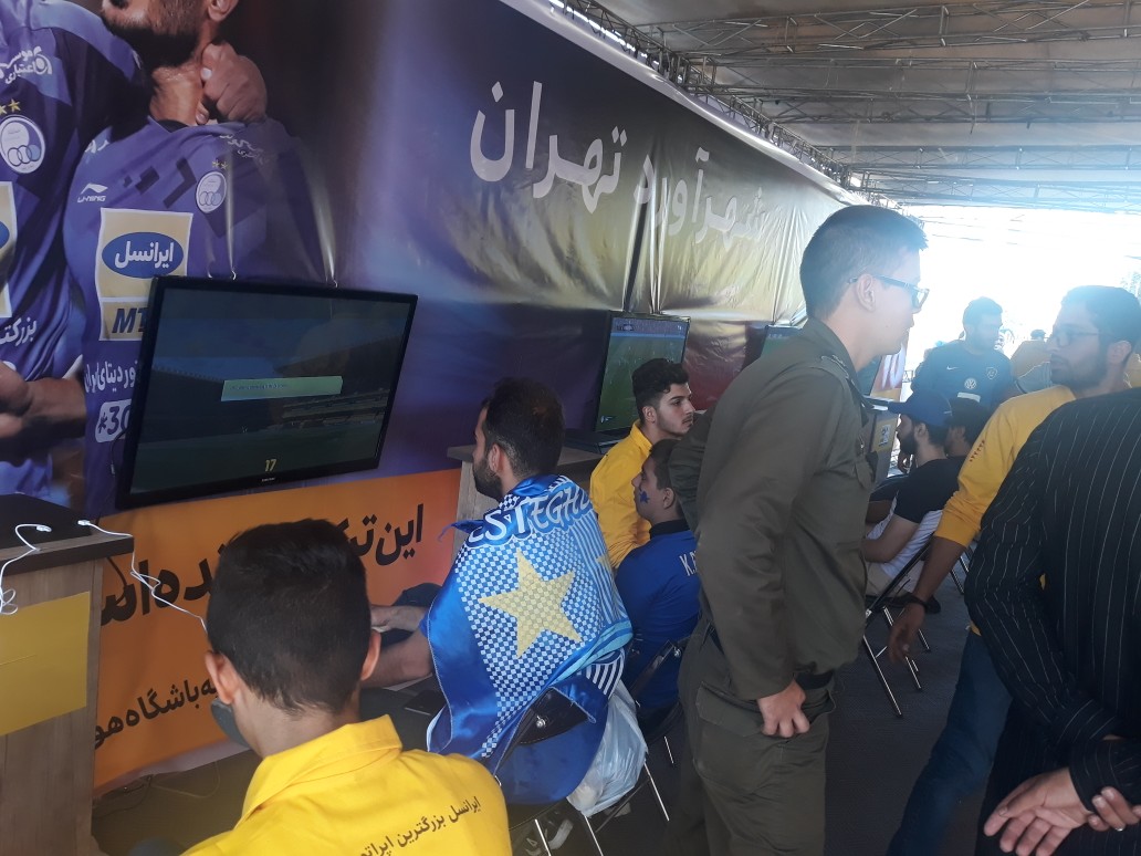 جایزه ویژه حامی مالی برای هواداران استقلال و پرسپولیس