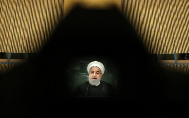 تصاویر روز: از آموزش سگ&zwnj;ها برای اسکیت روی یخ تا کشف اجساد یک تاجر و همسرش در تایلند