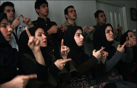 جامعه ناشنوایان از خشونت و تبعیض رنج می&zwnj;برند