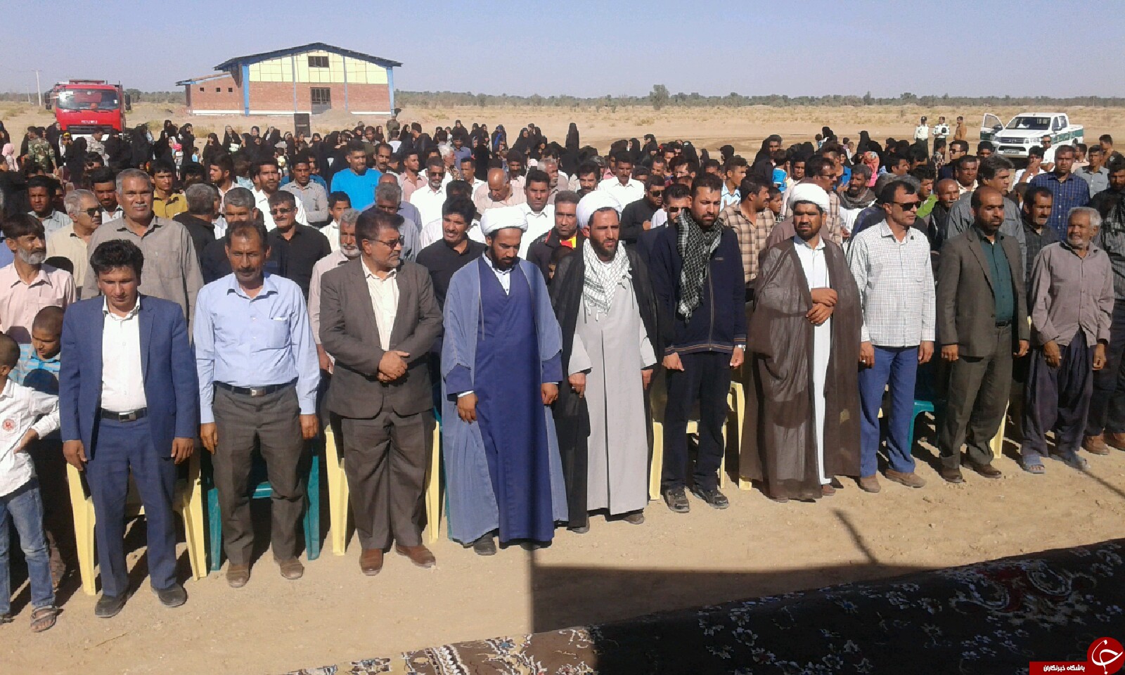 پیاده روی خانوادگی در روستای عباس آباد ریگان + تصاویر