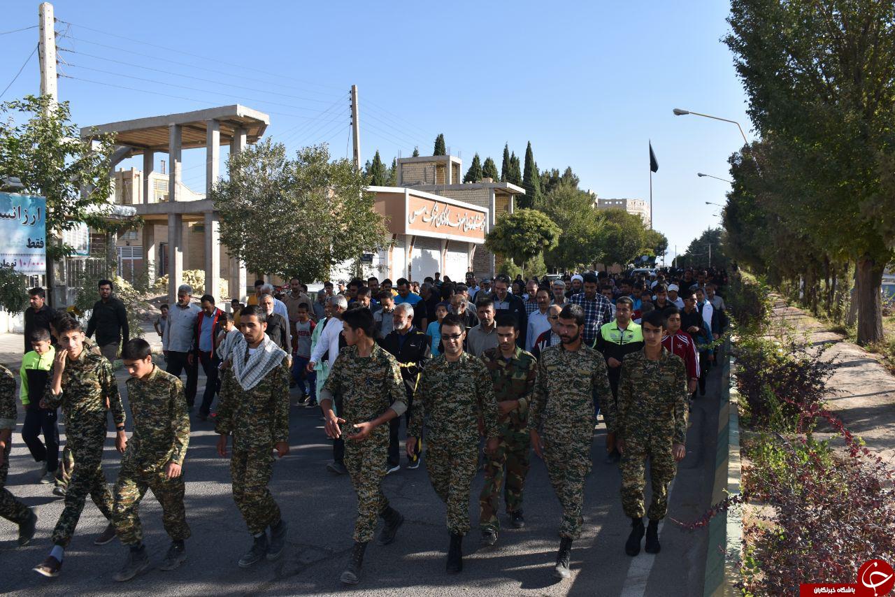 پیاده روی خانوادگی در شهرستان های استان کرمان به روایت تصویر