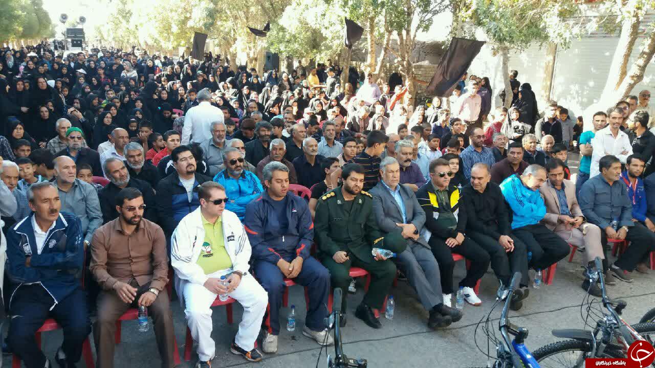 پیاده روی خانوادگی در شهرستان های استان کرمان به روایت تصویر