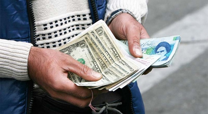 چرا قیمت دلار شبانه بالا می&zwnj;رود؟