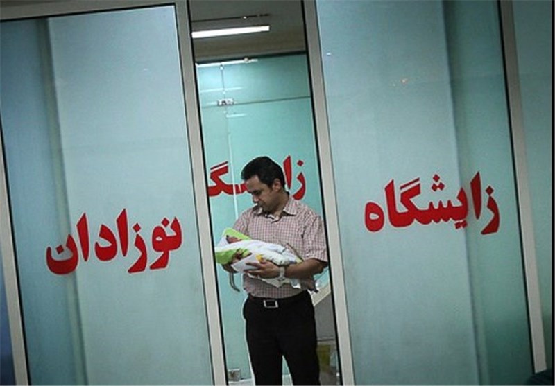 صف اتاق عمل زایمان برای تولد کودک در ۹۷/۷/۷/ مادرانی که سلامت نوزادانشان را فدای تاریخ شیک و لاکچری می&zwnj;کنند
