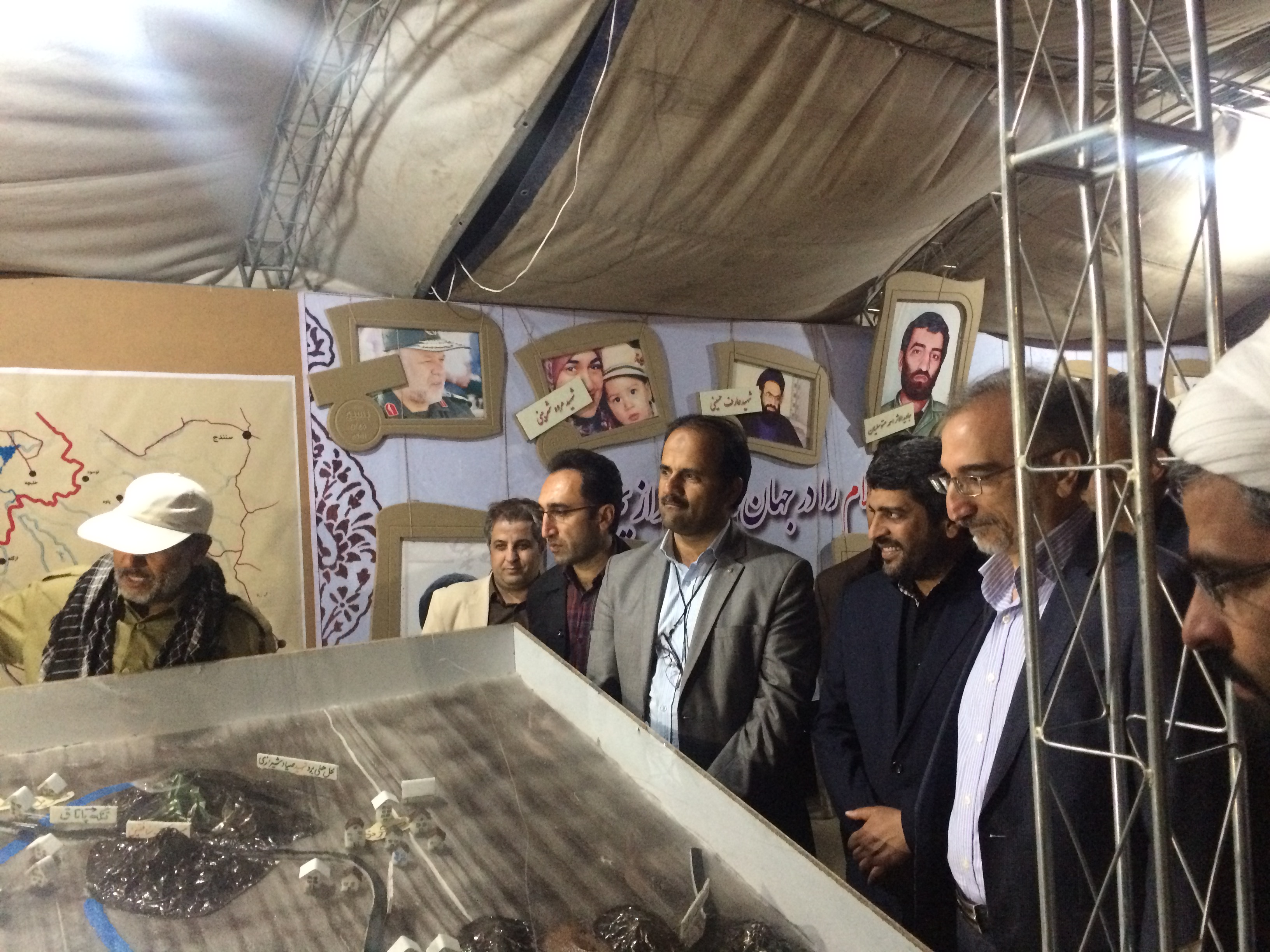 برپایی نمایشگاه "تماشای هزاران قمر" درمشهد