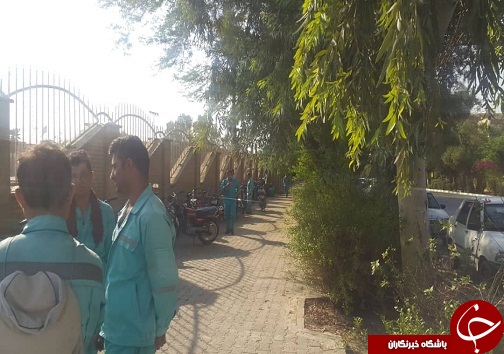 کارگران فضای سبز اهواز مقابل استانداری تجمع کردند