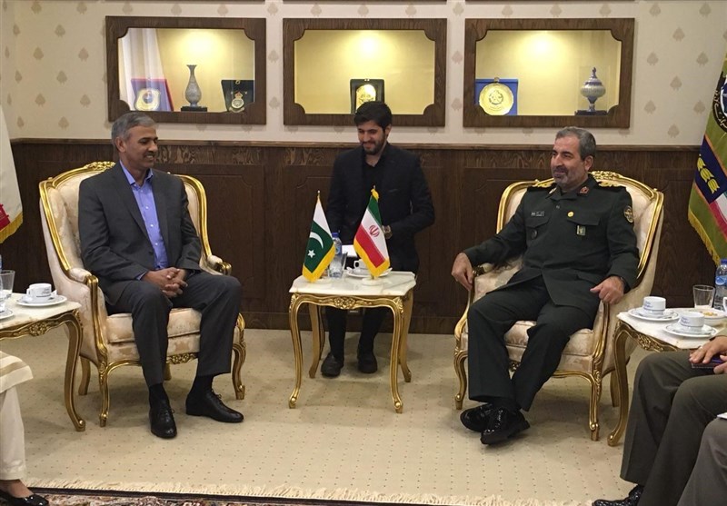 معاون وزیر دفاع پاکستان با معاون بین&zwnj;الملل ستاد کل نیروهای مسلح دیدار کرد