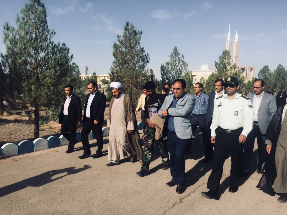 پیاده طی کردن ۱۷۰۰ کیلومتربرای رسیدن به حرم سالار شهیدان