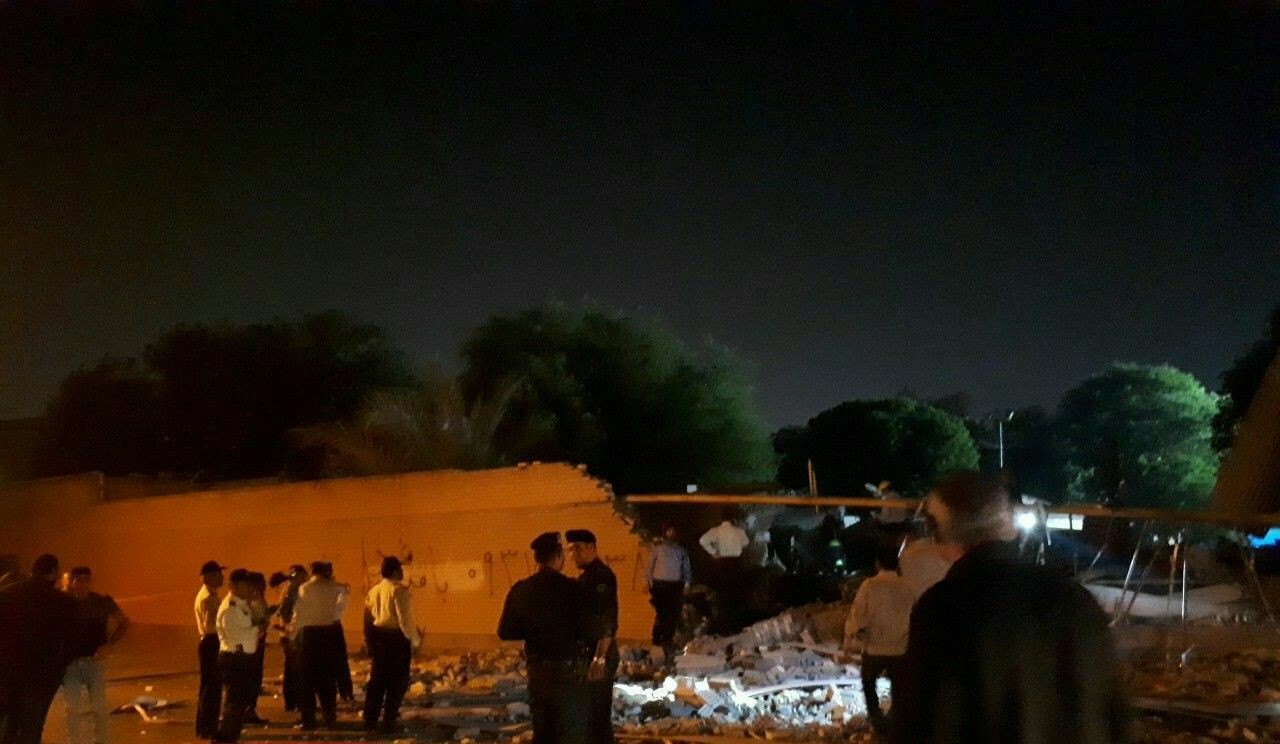 انفجار و آتش سوزی در مرکز آموزش استادیوم تختی اهواز + عکس