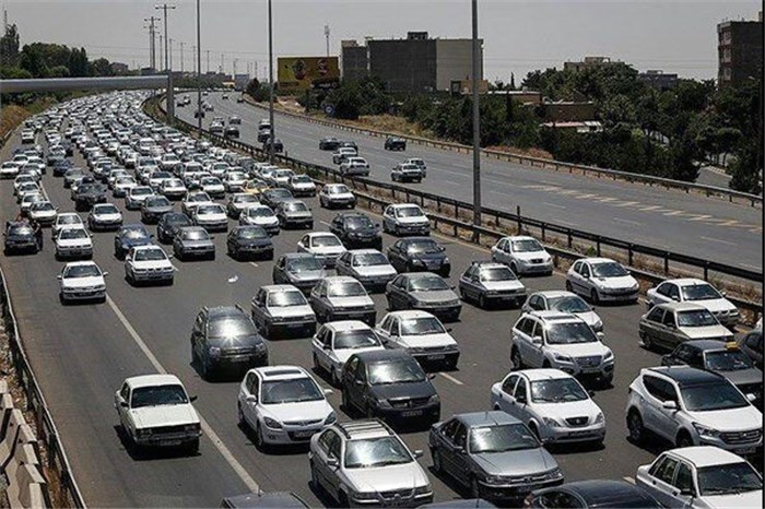 ترافیک در محور شهریار-تهران سنگین است/ بارش باران در استان گیلان