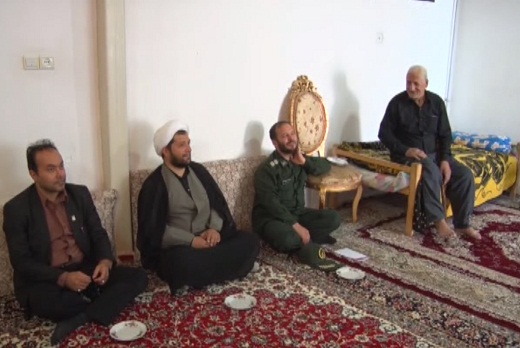 دیدار مسئولان زرندی با خانواده شهدا در روستاها