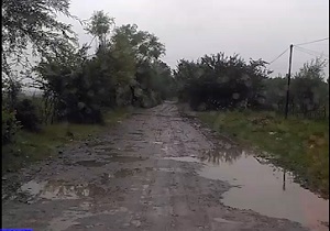 نارضایتی اهالی "نوکاشت بالا" از وضعیت خراب جاده + فیلم