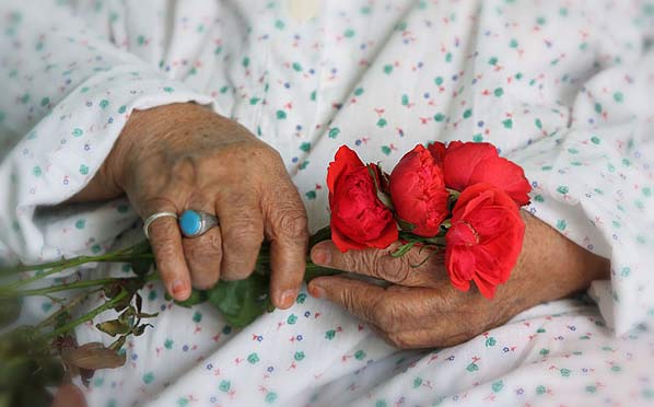 شایع&zwnj;ترین بیماری&zwnj;هایی که در سالمندی سراغتان می&zwnj;آید/سال ۱۴۰۰، ۱۰ درصد جمعیت کشور سالمند هستند/ ۱۰ درصد جمعیت ایران در ۱۴۰۰ بالای ۶۰ سال سن دارند/ ۲ بیماری که بیخ گوش سالمند قرار دارد