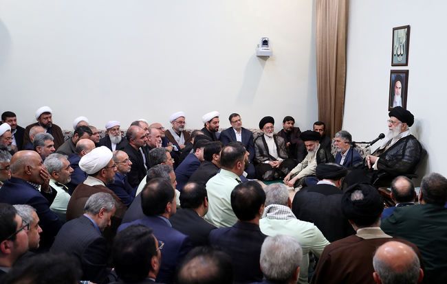 پیام&zwnj;های سیاسی حجِ انقلاب اسلامی را به دنیای اسلام برسانید