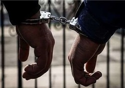 غافلگیر شدن آتش نشانان از تشدید شعله‌های حریق خودرو + فیلم